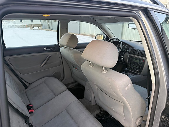 Volkswagen Passat 15 of 16
