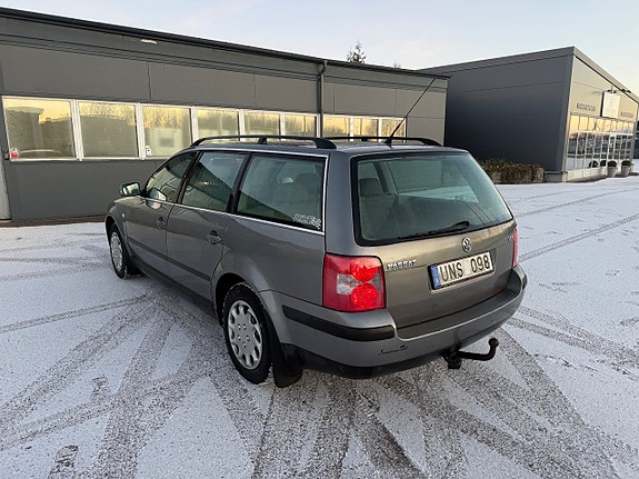 Volkswagen Passat 7 of 16