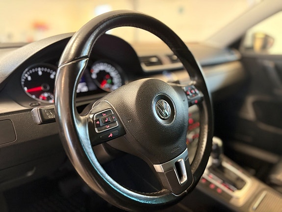 Volkswagen Passat 11 of 21