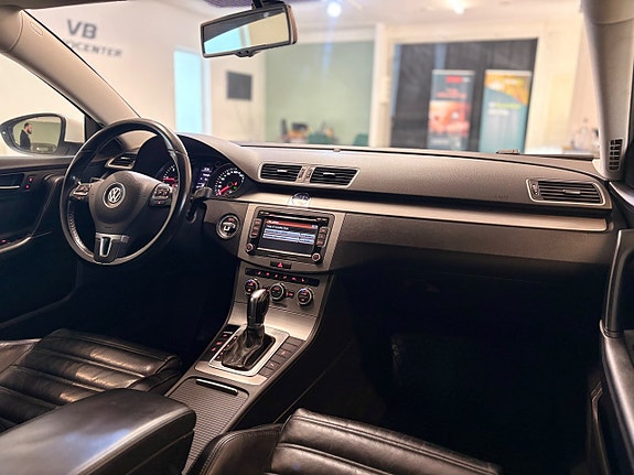 Volkswagen Passat 9 of 21