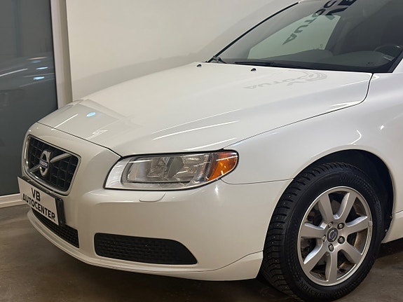Volvo V70 9 of 27