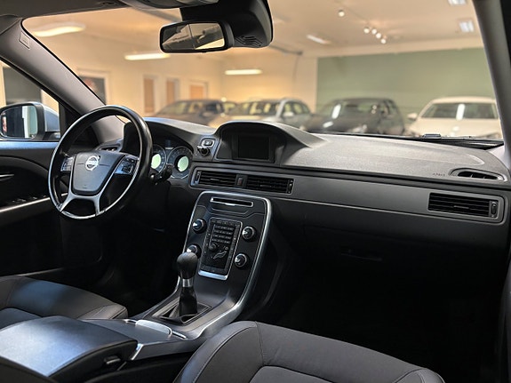 Volvo V70 10 of 27