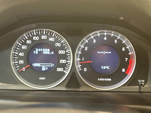 Volvo V70 14 of 27