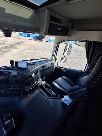 Liftdumper Volvo FMX500 3 of 5