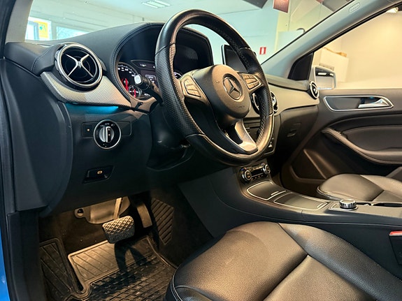 Mercedes-Benz B-Electric 6 of 9