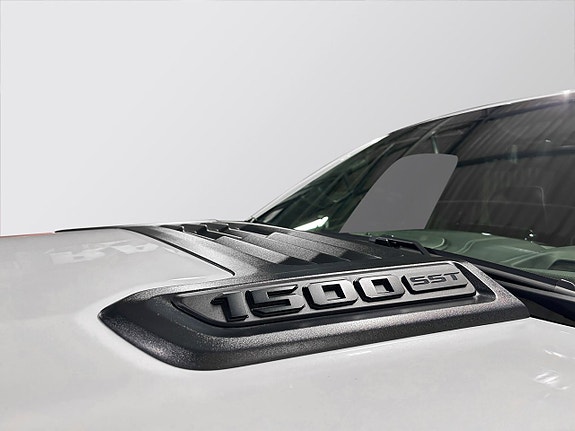Dodge RAM 1500 13 of 27