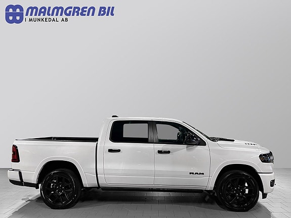 Dodge RAM 1500 2 of 5