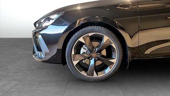 Cupra Leon 7 of 13