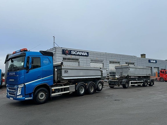 Volvo FH 540 8x4*4 med släp