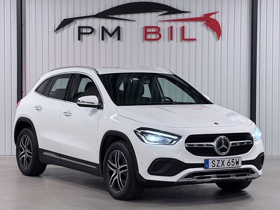 Mercedes-Benz GLA200 d 2 of 27