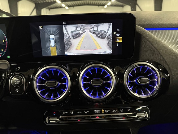 Mercedes-Benz GLA200 d 16 of 27
