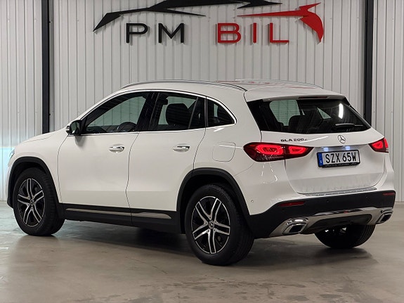 Mercedes-Benz GLA200 d 4 of 5
