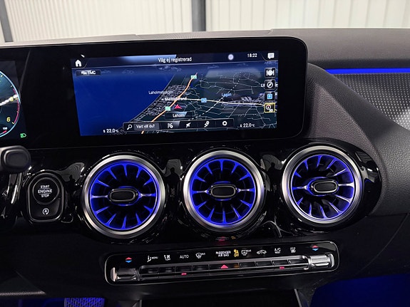 Mercedes-Benz GLA200 d 15 of 27