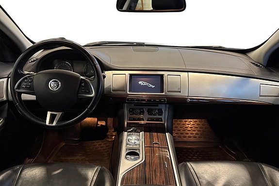 Jaguar XF 11 of 20