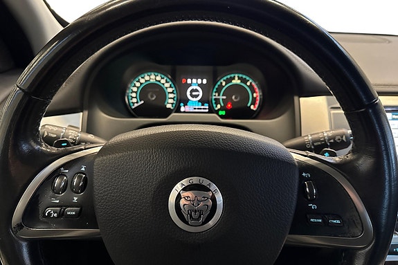 Jaguar XF 13 of 20