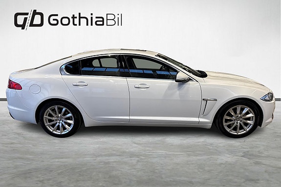 Jaguar XF 2 of 20