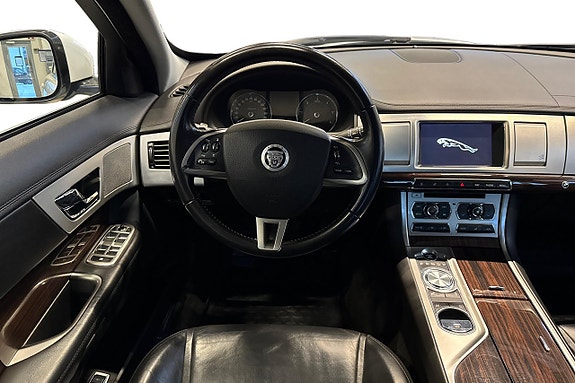 Jaguar XF 12 of 20