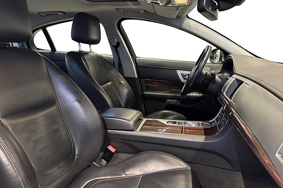 Jaguar XF 14 of 20