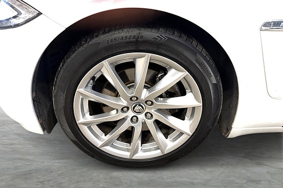 Jaguar XF 20 of 20