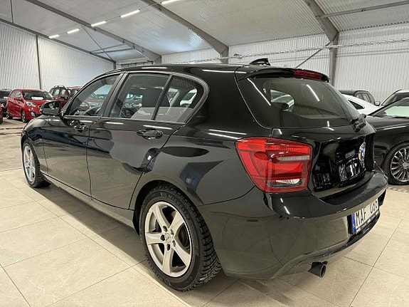 BMW 118d 6 of 17