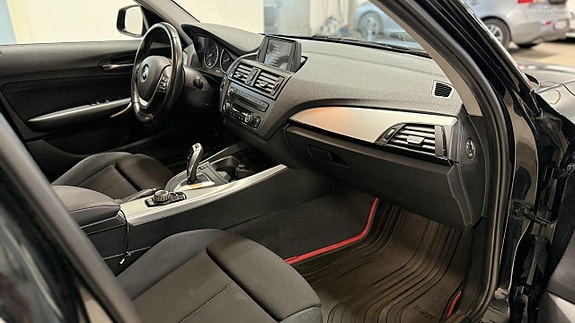 BMW 118d 11 of 17