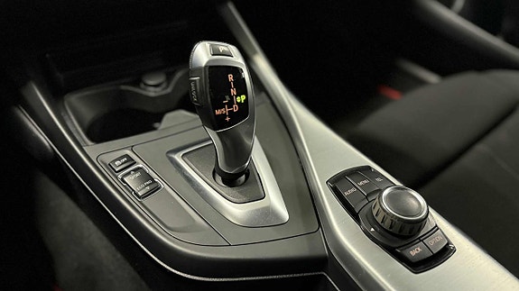 BMW 118d 13 of 17