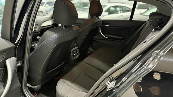 BMW 118d 15 of 17