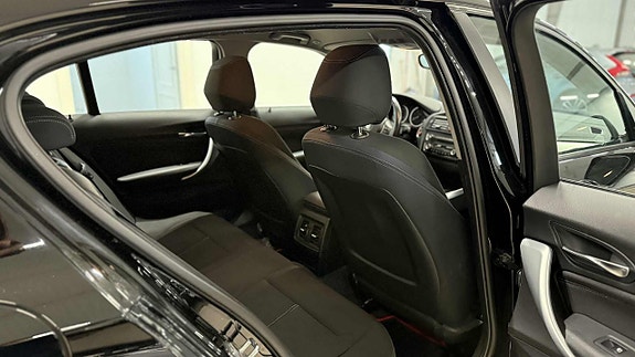 BMW 118d 14 of 17