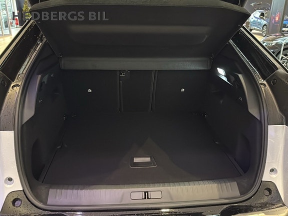 Peugeot e-3008 6 of 15