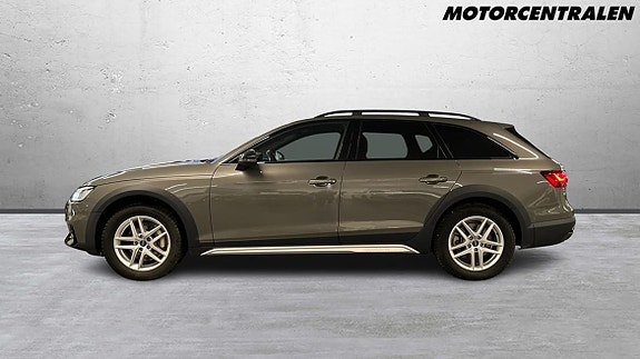 Audi A4 allroad 2 of 5