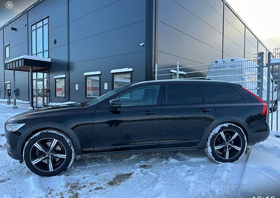 Volvo V90 Cross Country