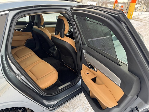 Volvo S90 16 of 21