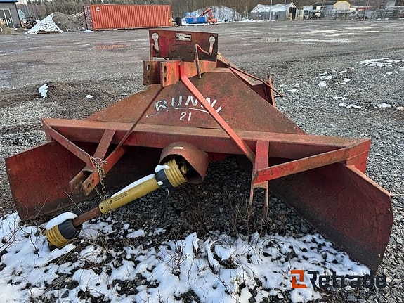 Snöslunga till traktor Runni 21