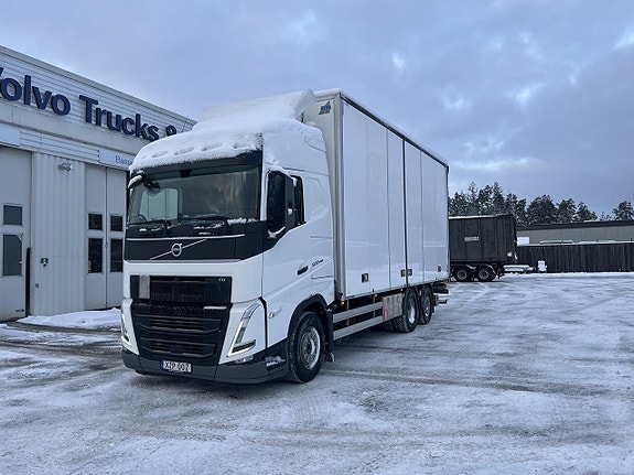 Volvo FH Skåpbil med öppningsbar sida