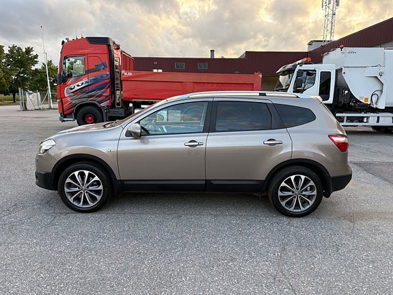 Nissan Qashqai+2 2 of 12