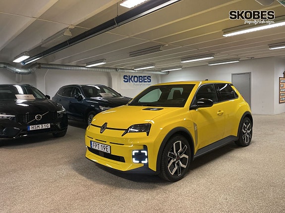 Renault 5 E-Tech 4 of 5