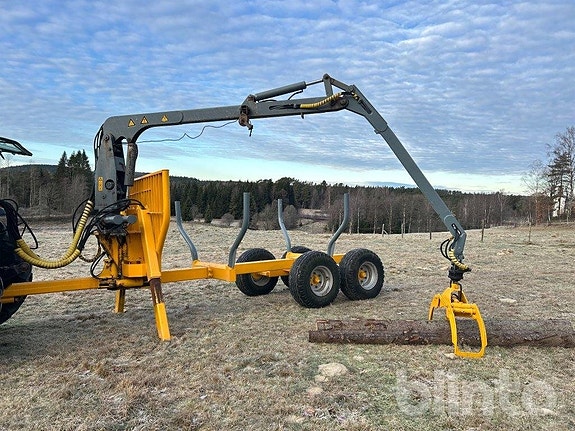 Skogsvagn med kran  Källefall 51 7500 kg