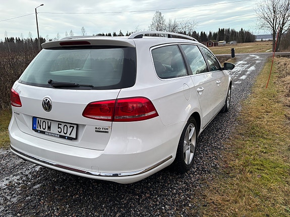 Volkswagen Passat 3 of 12
