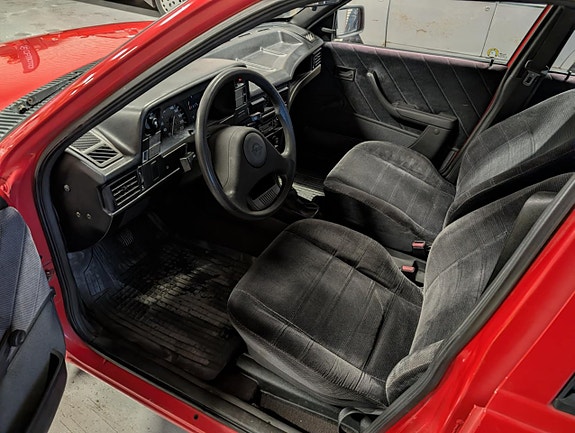 Opel Kadett 7 of 14