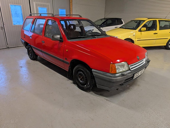 Opel Kadett 3 of 5