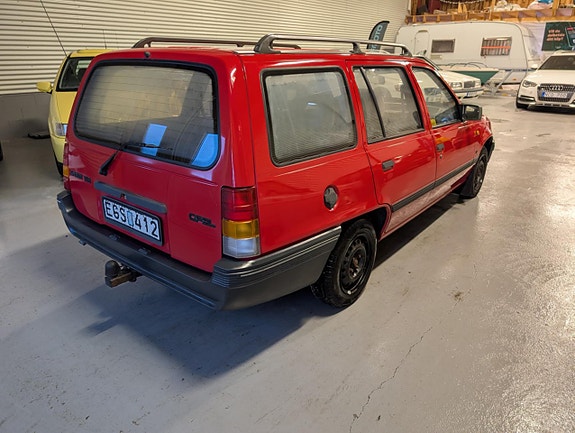 Opel Kadett 4 of 5