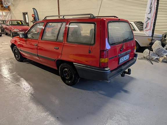 Opel Kadett 2 of 5