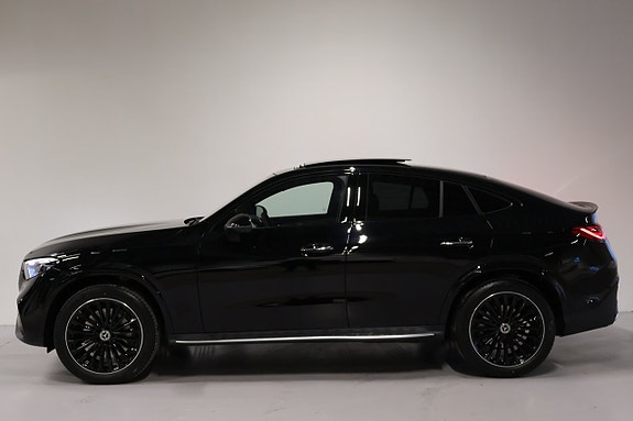 Mercedes-Benz GLC300 3 of 5