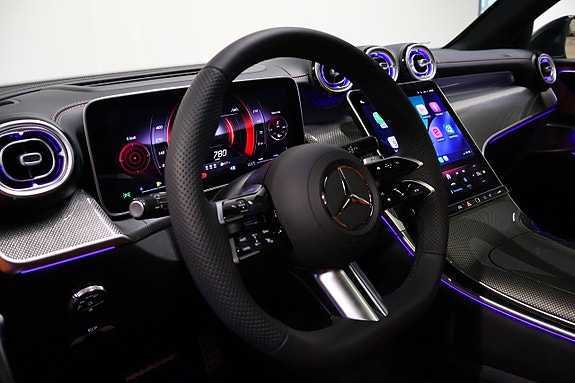 Mercedes-Benz GLC300 15 of 27
