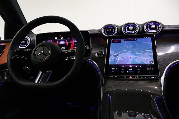 Mercedes-Benz GLC300 9 of 27
