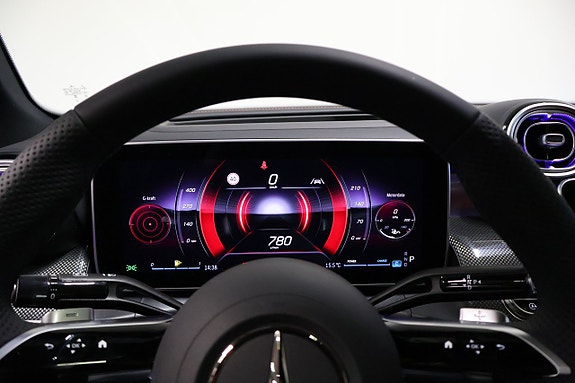 Mercedes-Benz GLC300 19 of 27