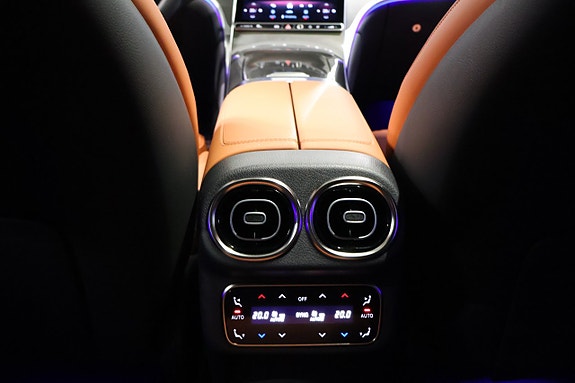 Mercedes-Benz GLC300 18 of 27
