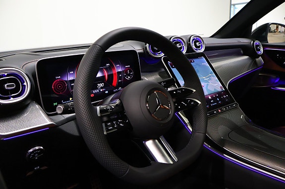 Mercedes-Benz GLC300 11 of 27