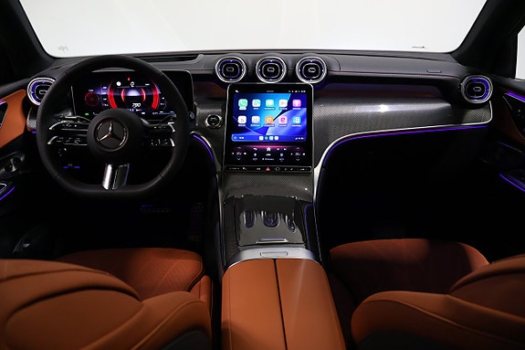 Mercedes-Benz GLC300 12 of 27