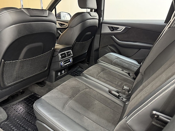 Audi Q7 18 of 19